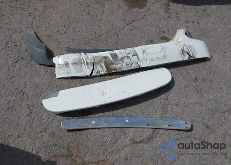 2005 Pontiac Grand Prix z USA, uszkodzony, nr VIN 2G2WP522951253383